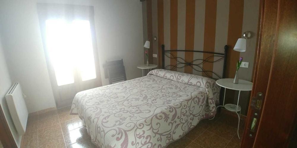 Hostal Restaurante Parajes Castropol Eksteriør billede